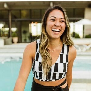 Nani Swimwear Medium Switch V Crop Bikini Top Black and White